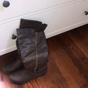 adorable long boots!!